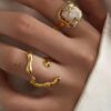 SHEIN 2pcs Metallic Pearl Decor Casual Rings Set